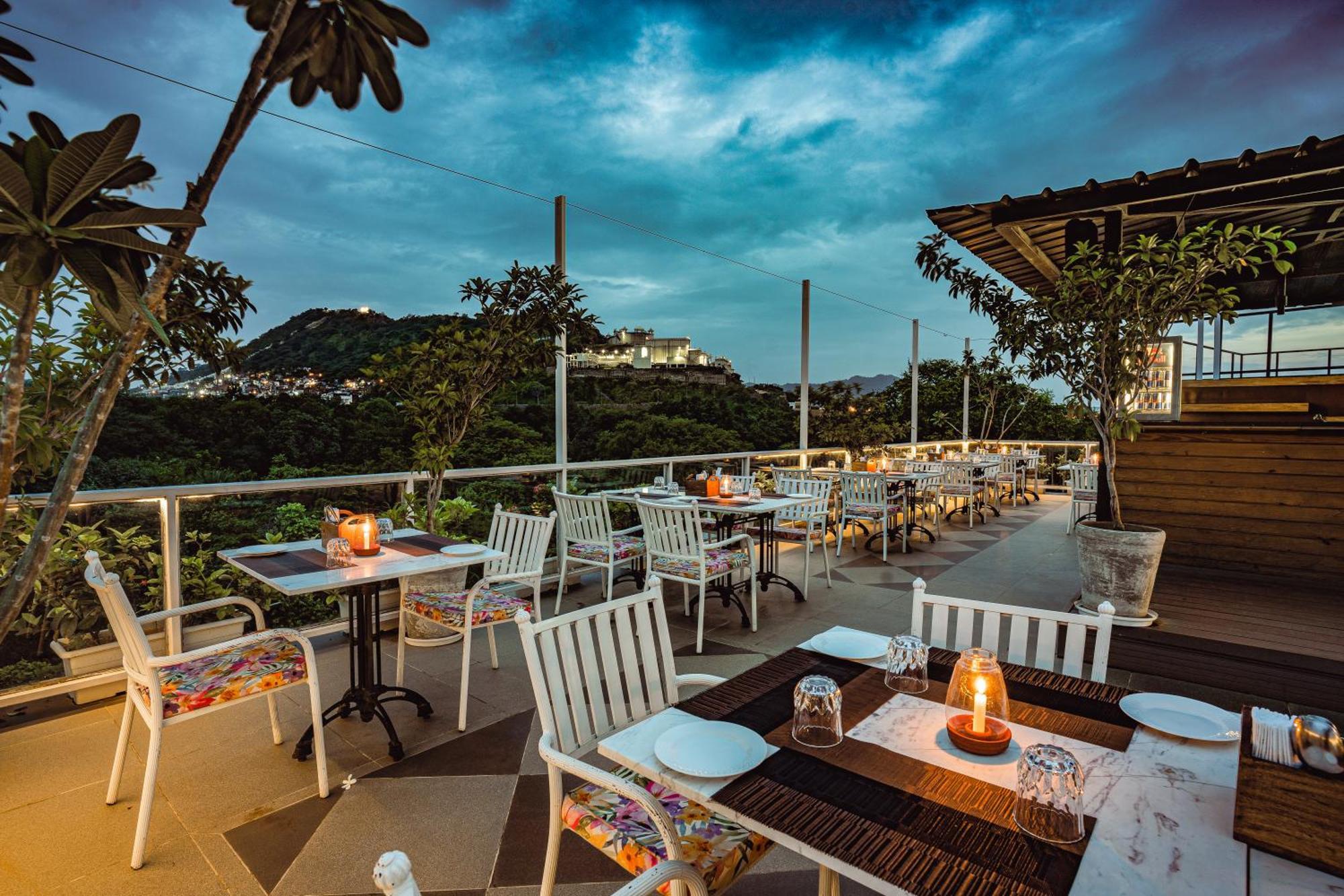 Tripli Hotels Shiv Villas Udaipur Bagian luar foto