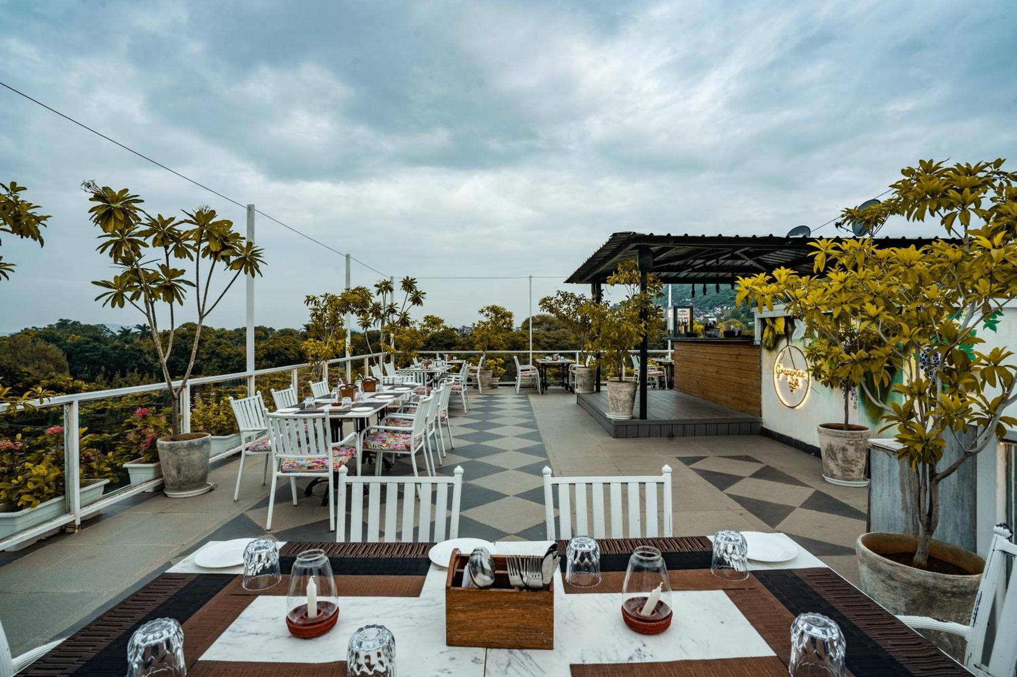 Tripli Hotels Shiv Villas Udaipur Bagian luar foto