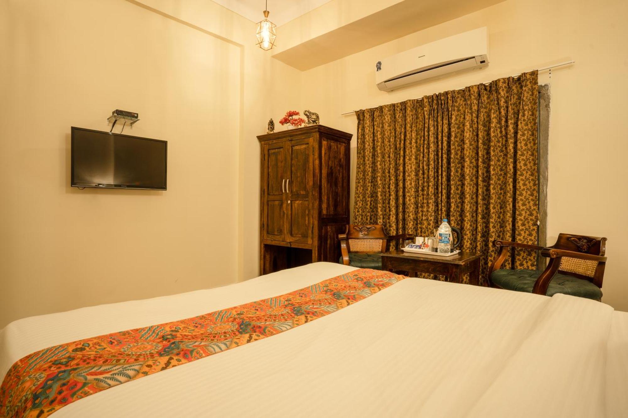 Tripli Hotels Shiv Villas Udaipur Bagian luar foto