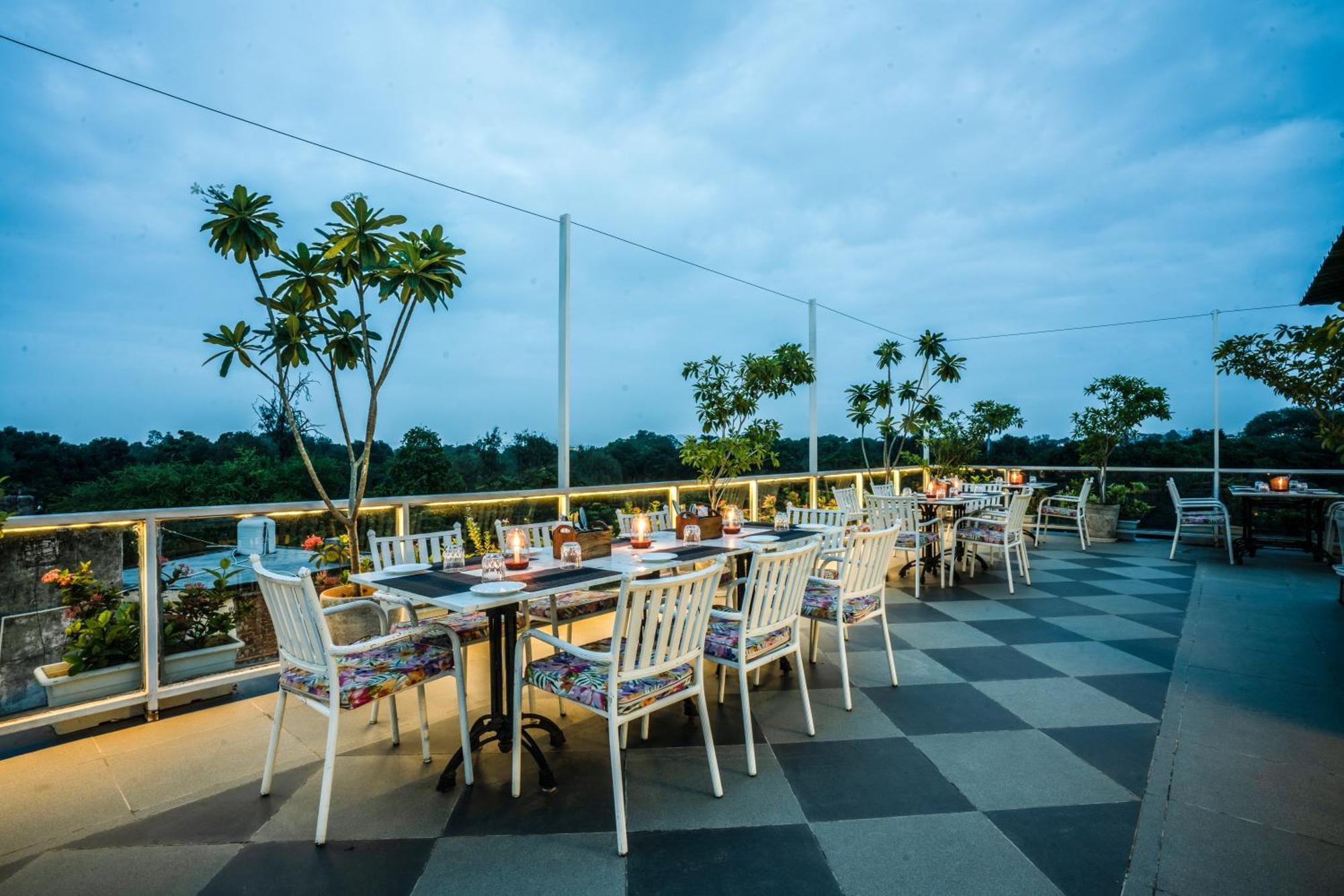 Tripli Hotels Shiv Villas Udaipur Bagian luar foto