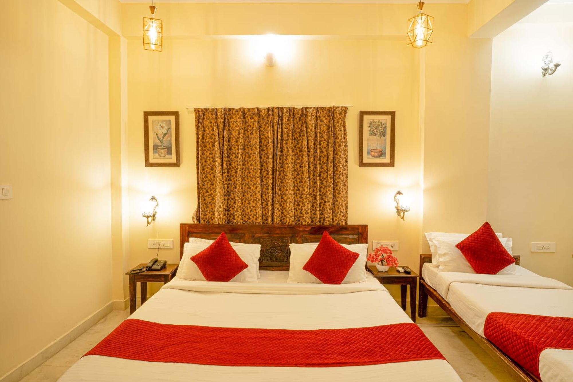 Tripli Hotels Shiv Villas Udaipur Bagian luar foto