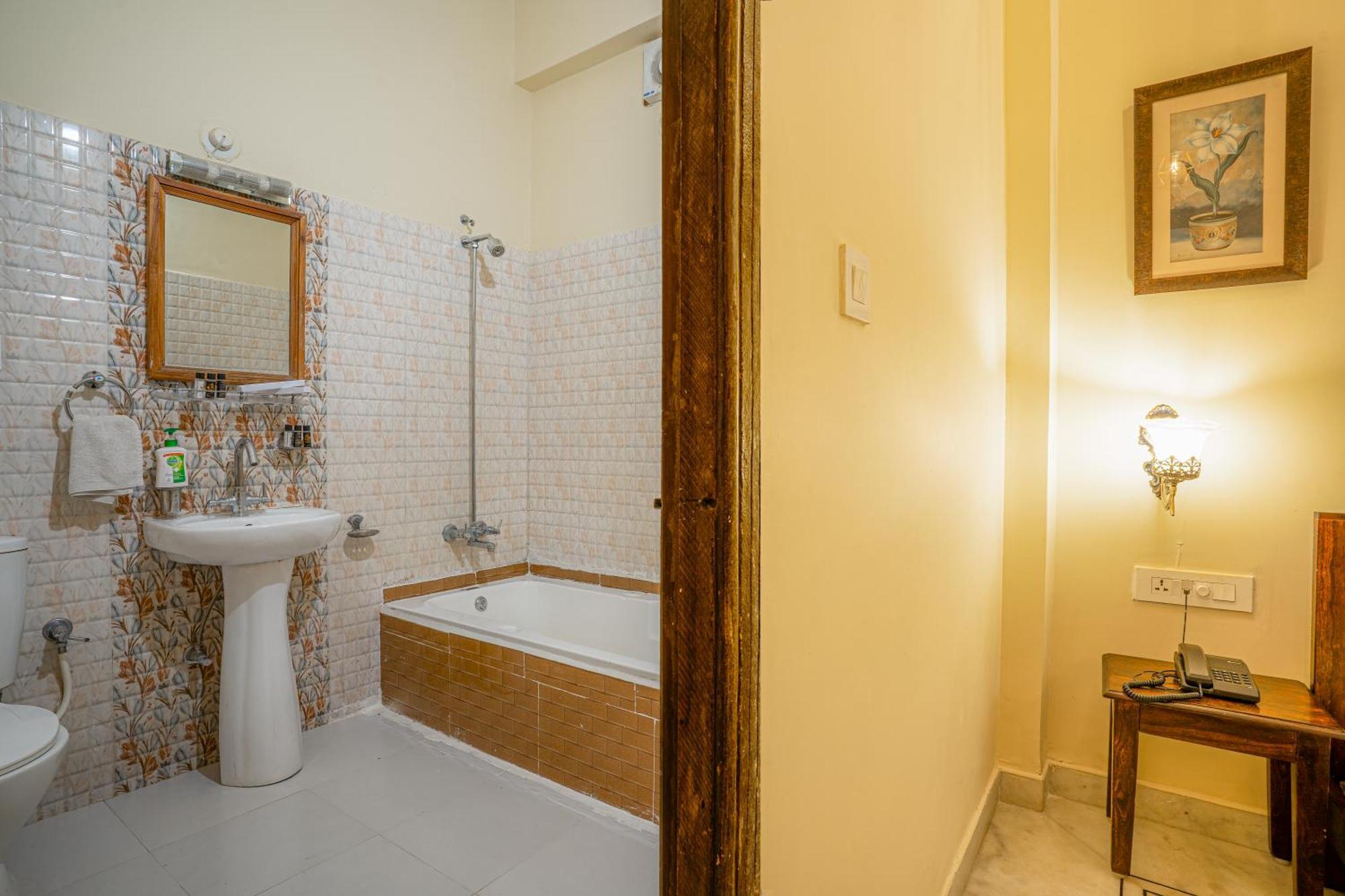 Tripli Hotels Shiv Villas Udaipur Bagian luar foto